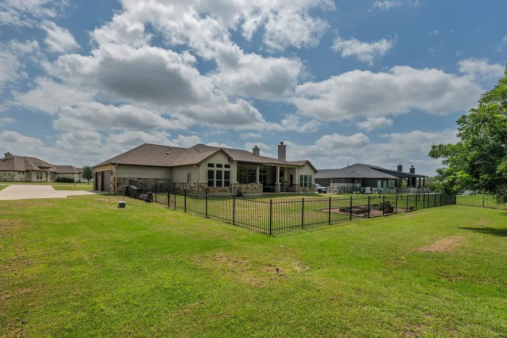 212 Golden Eagle Way Liberty Hill TX 78642
