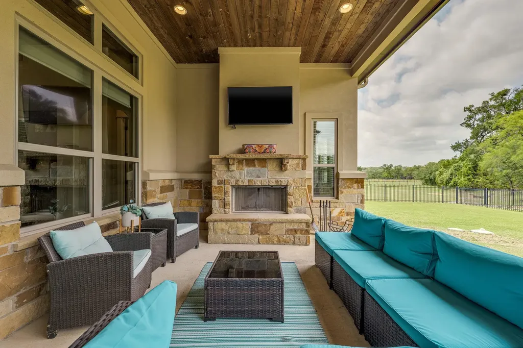 212 Golden Eagle Way Liberty Hill TX 78642