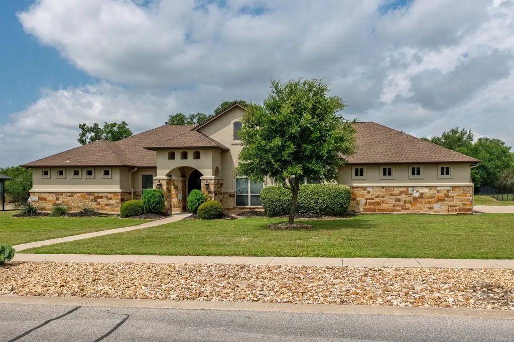 212 Golden Eagle Way Liberty Hill TX 78642