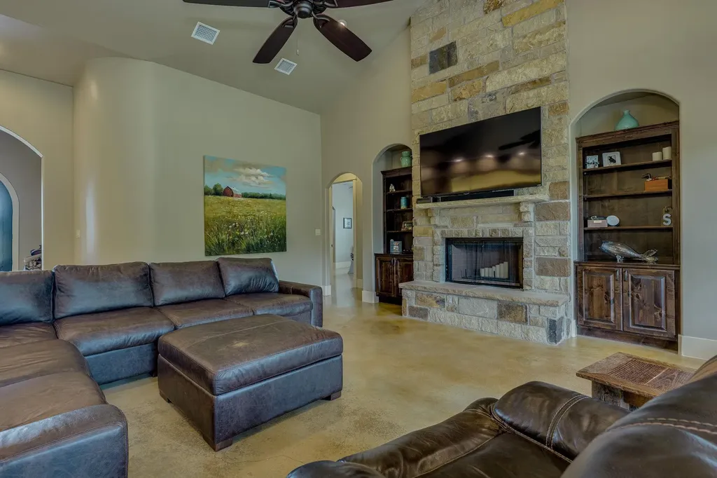 212 Golden Eagle Way Liberty Hill TX 78642