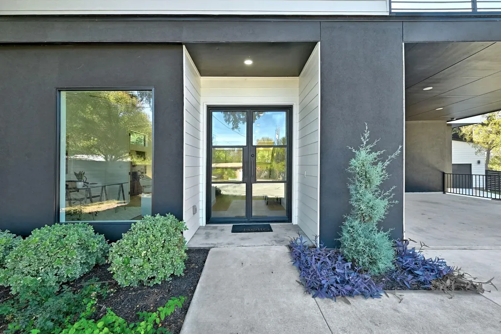 2303 Westworth Circle Austin TX 78704