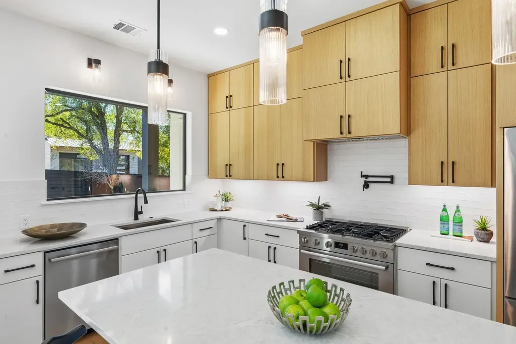 2303 Westworth Circle Austin TX 78704