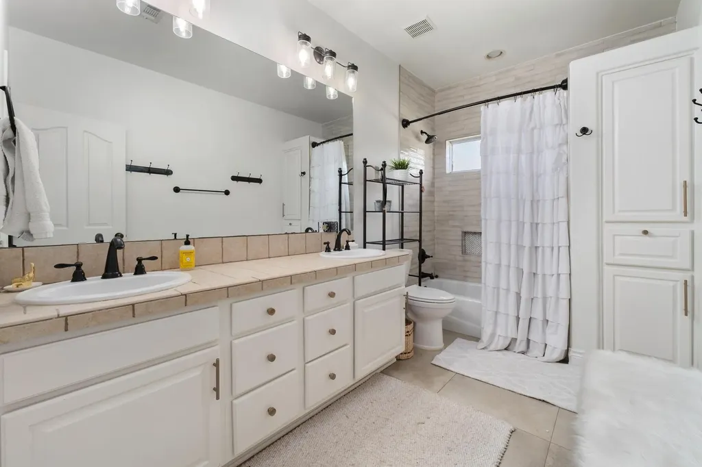 416 Shadywood Lane Dripping Springs TX 78620