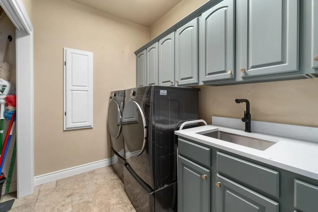 416 Shadywood Lane Dripping Springs TX 78620