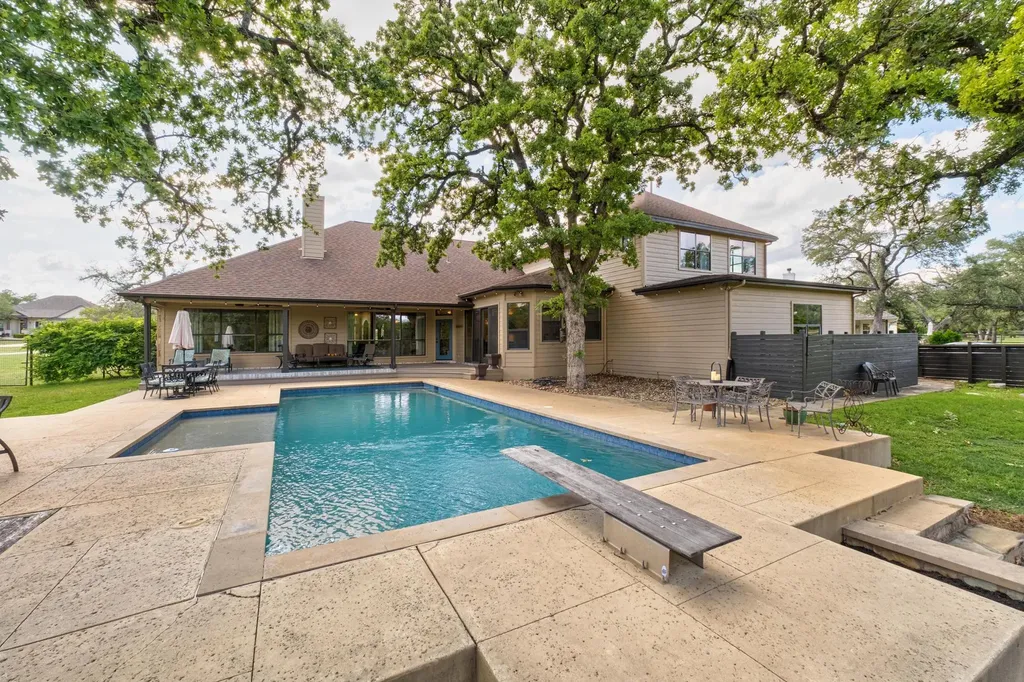 416 Shadywood Lane Dripping Springs TX 78620