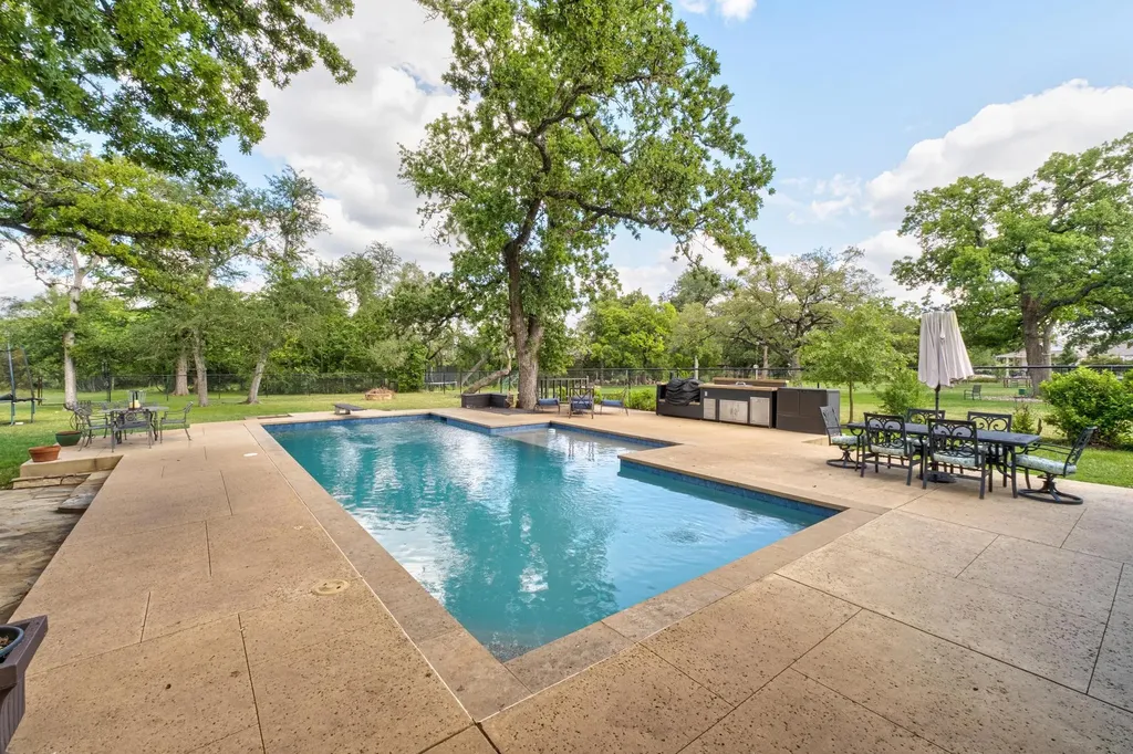 416 Shadywood Lane Dripping Springs TX 78620