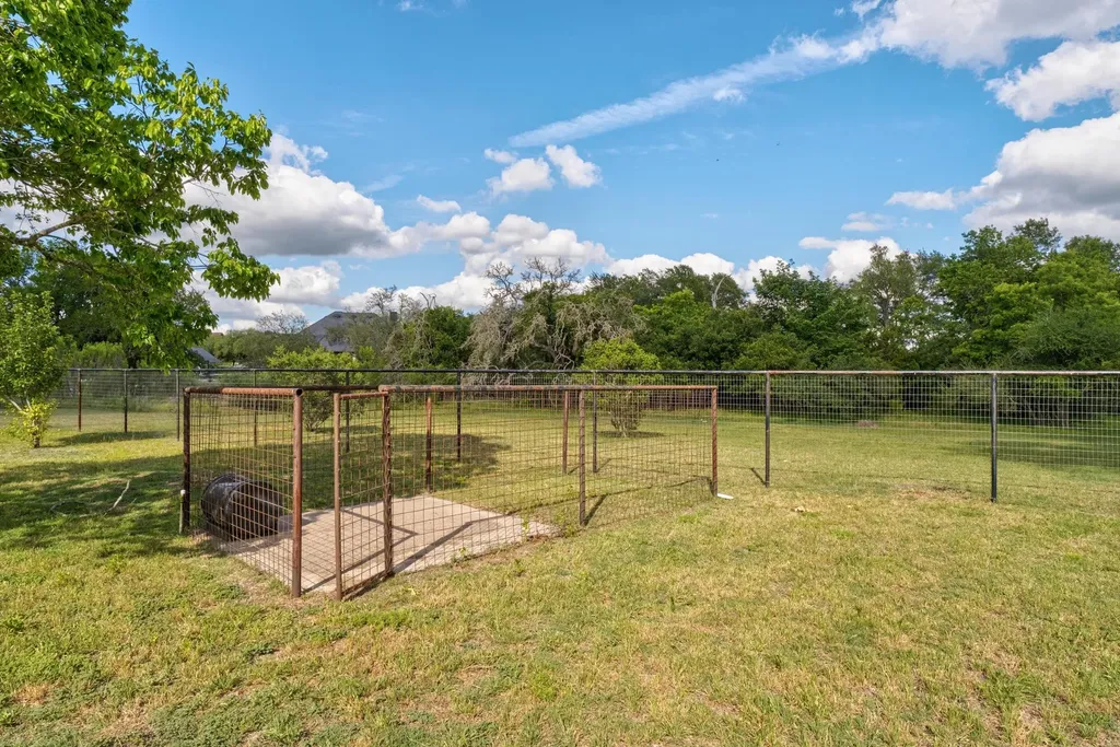 416 Shadywood Lane Dripping Springs TX 78620