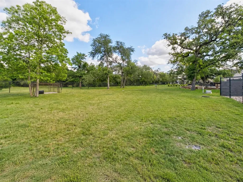 416 Shadywood Lane Dripping Springs TX 78620