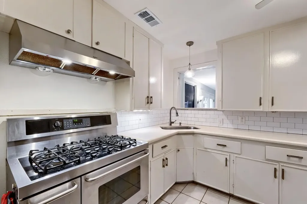 5214 Grover Avenue Austin TX 78756