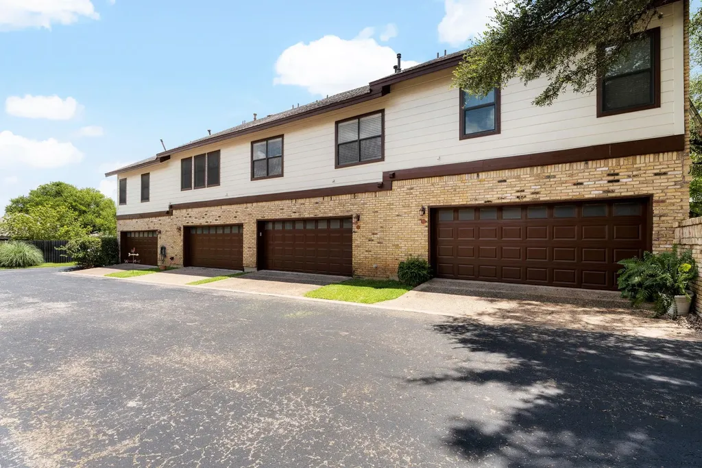 10819 Crown Colony Drive Austin TX 78747