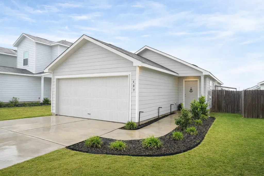 609 Marty Allen Loop Jarrell TX 76537