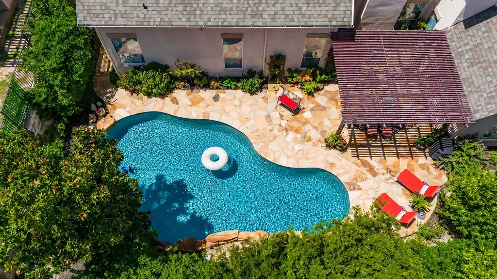111 Whitley Drive Austin TX 78738