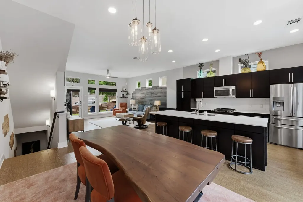 2712 S 5th Street Austin TX 78704