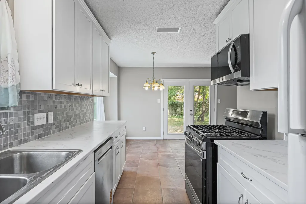 1206 S Trace Drive Austin TX 78745