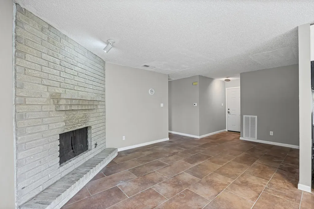 1206 S Trace Drive Austin TX 78745