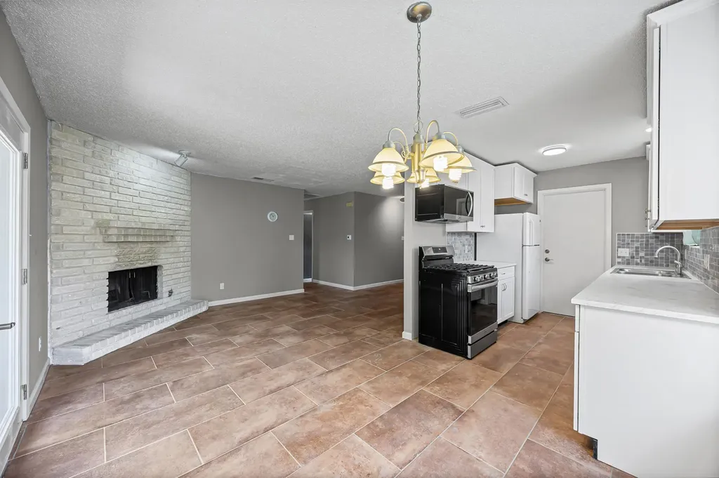1206 S Trace Drive Austin TX 78745