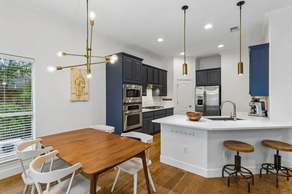 8112 Alophia Drive Austin TX 78739