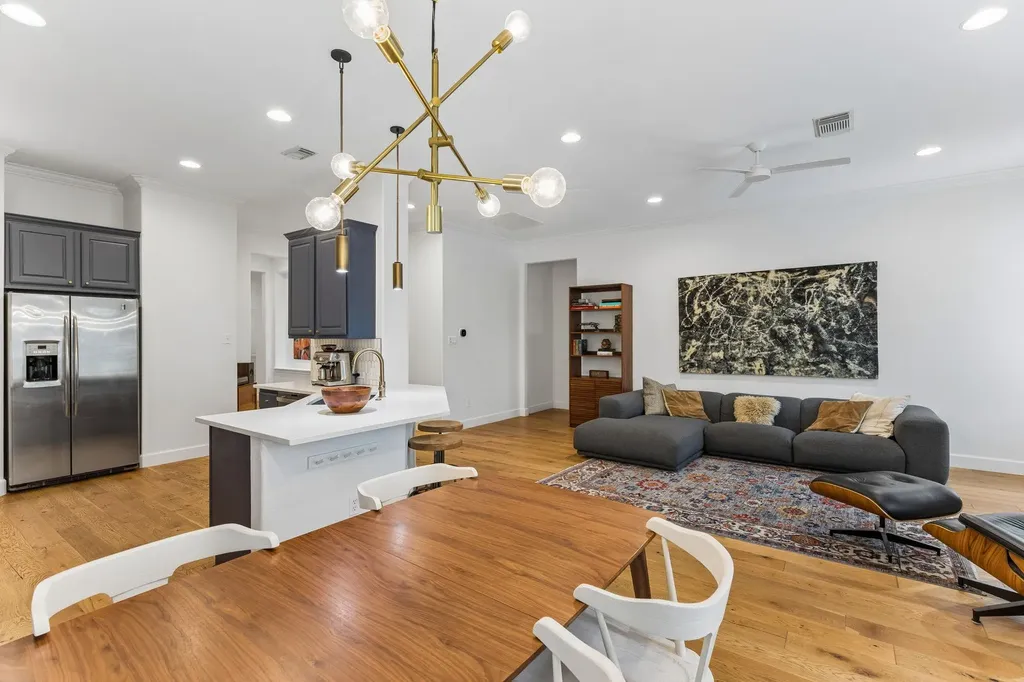8112 Alophia Drive Austin TX 78739