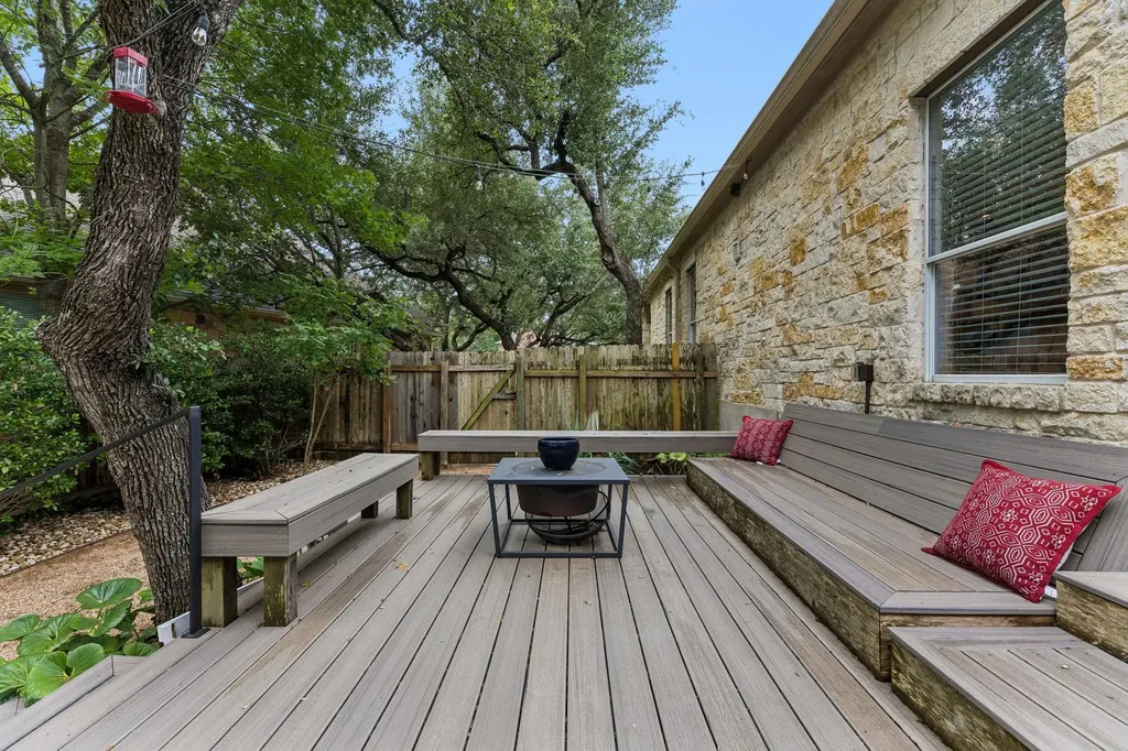 8112 Alophia Drive Austin TX 78739