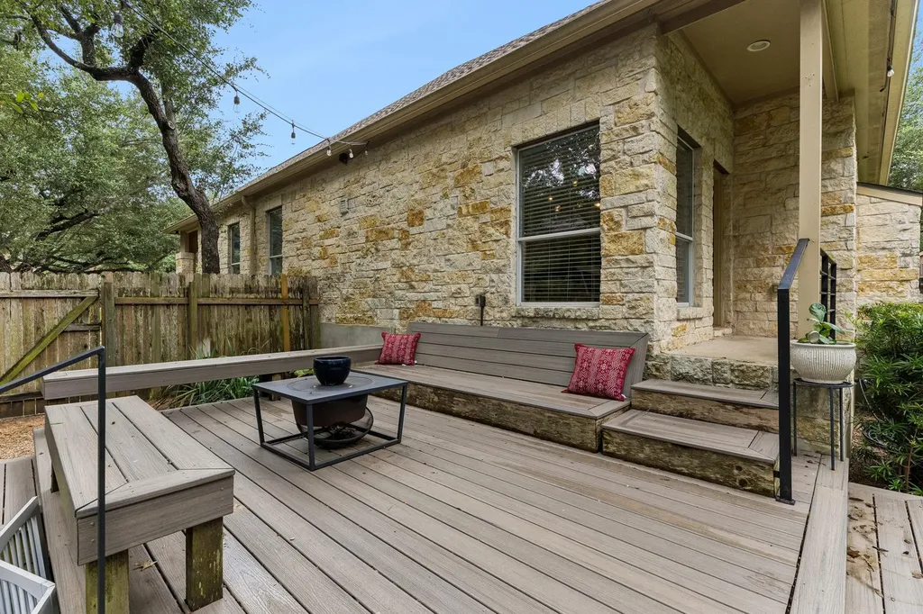 8112 Alophia Drive Austin TX 78739