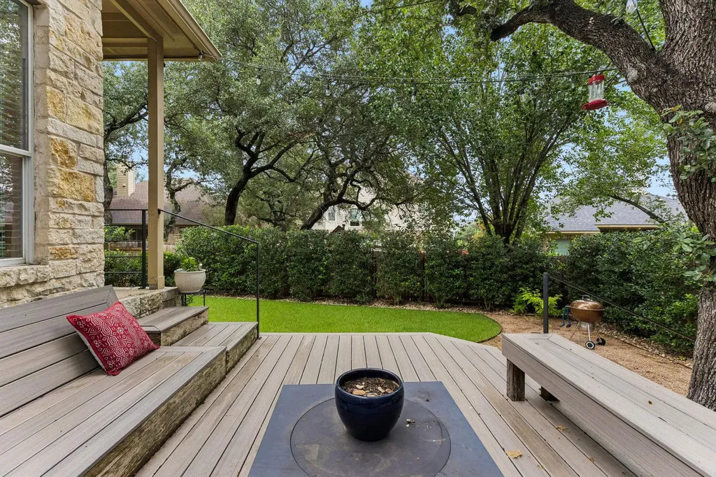 8112 Alophia Drive Austin TX 78739