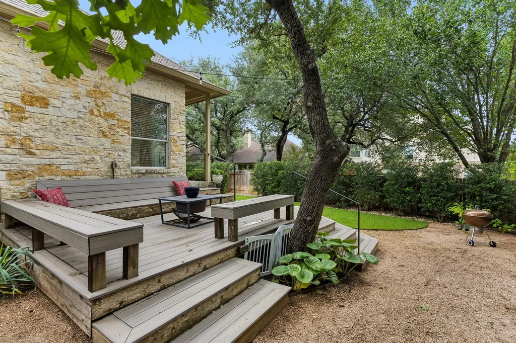 8112 Alophia Drive Austin TX 78739