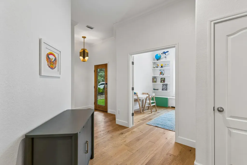 8112 Alophia Drive Austin TX 78739