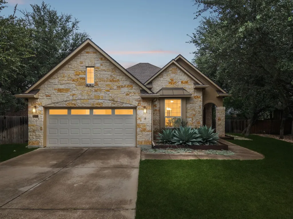 8112 Alophia Drive Austin TX 78739