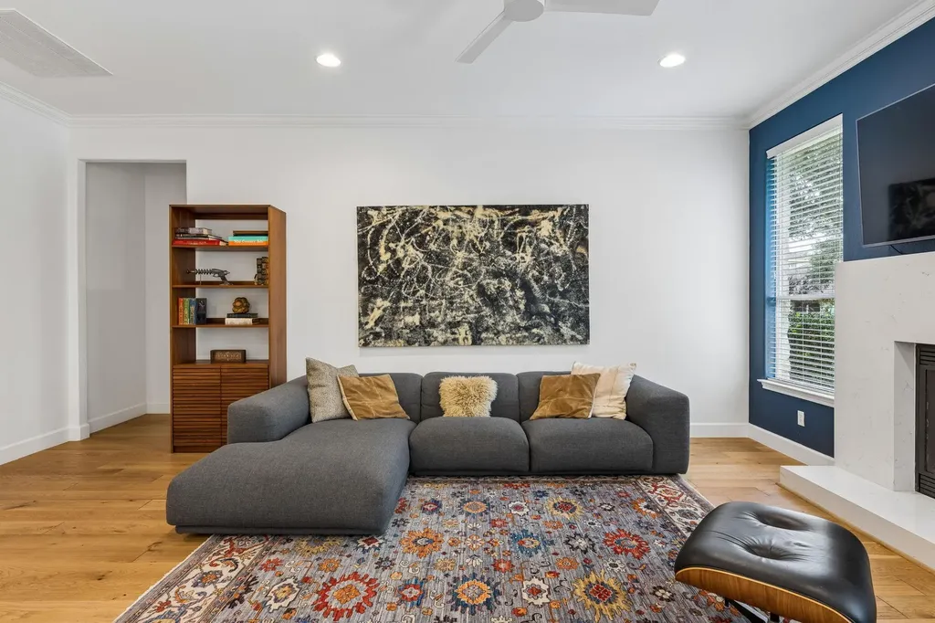 8112 Alophia Drive Austin TX 78739