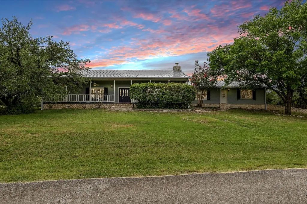 901 Lauder Drive Spicewood TX 78669