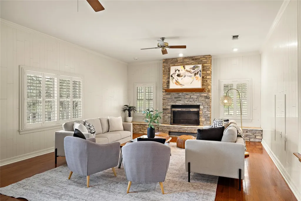 901 Lauder Drive Spicewood TX 78669