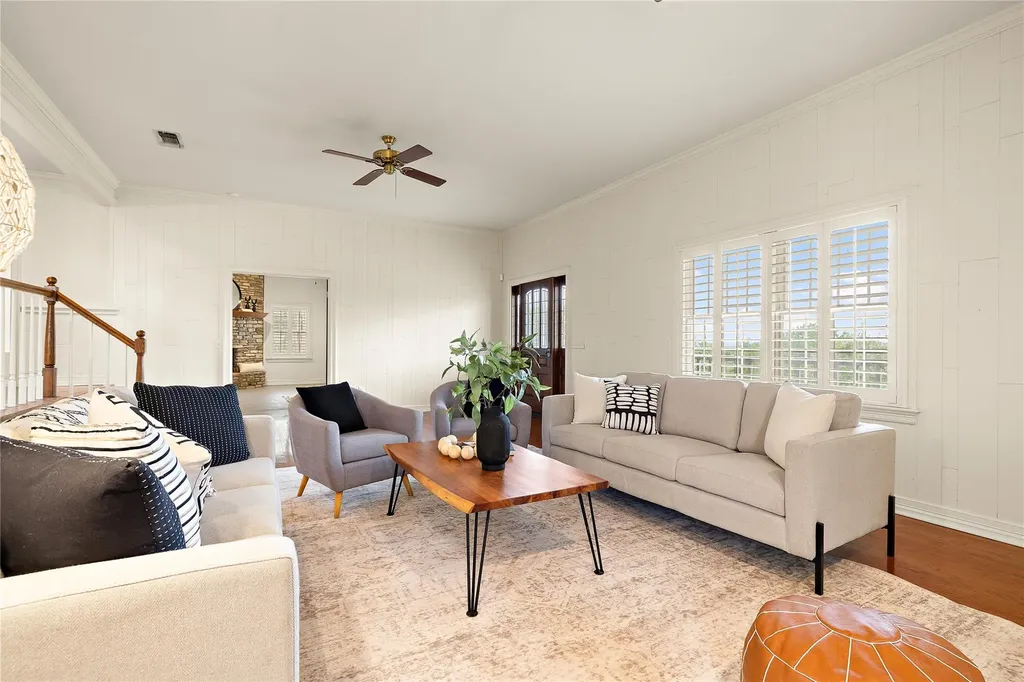901 Lauder Drive Spicewood TX 78669
