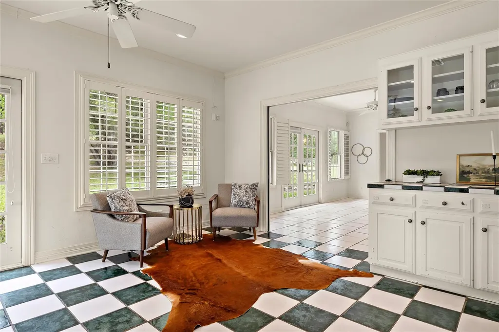 901 Lauder Drive Spicewood TX 78669