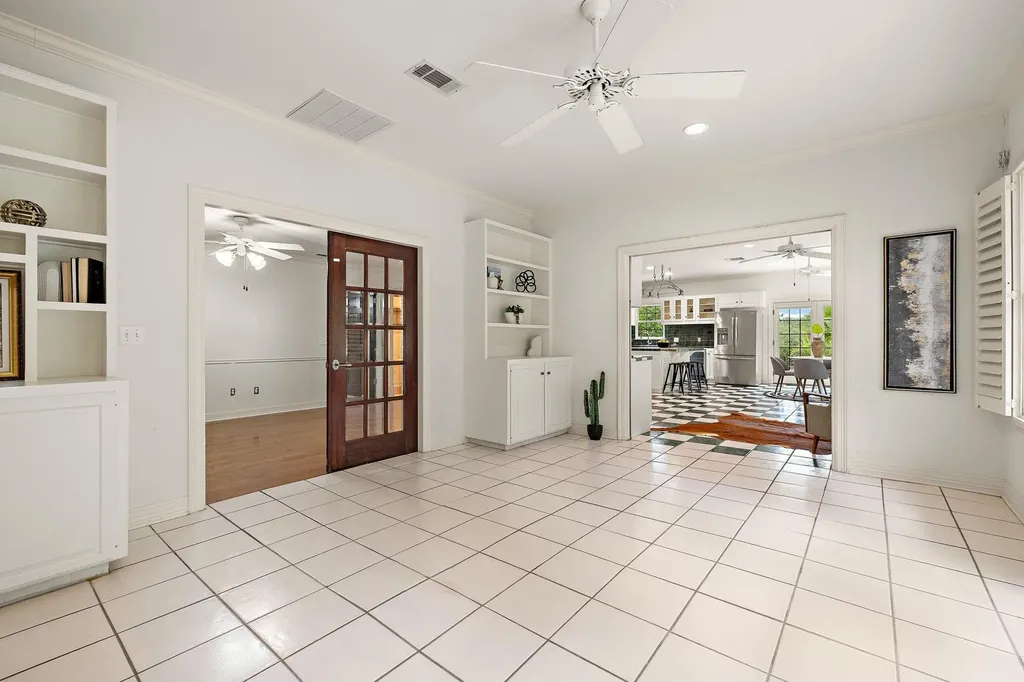 901 Lauder Drive Spicewood TX 78669