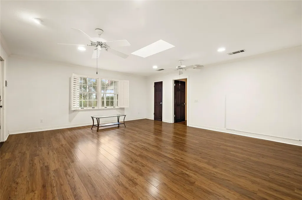 901 Lauder Drive Spicewood TX 78669