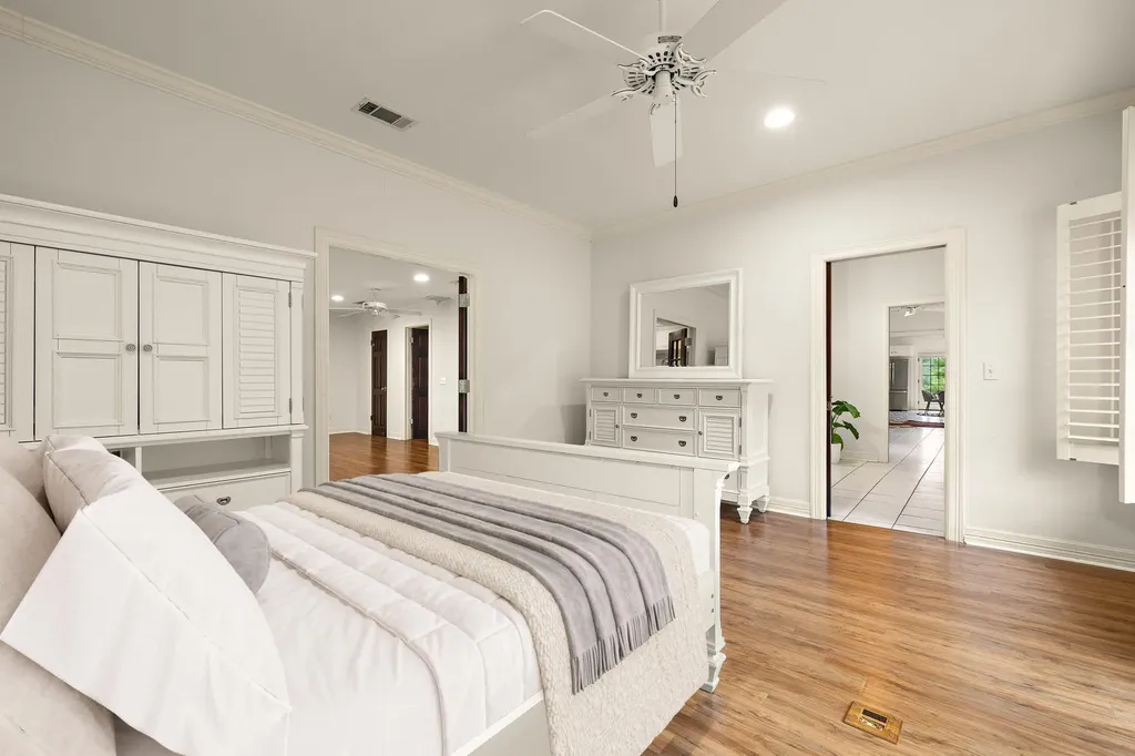 901 Lauder Drive Spicewood TX 78669