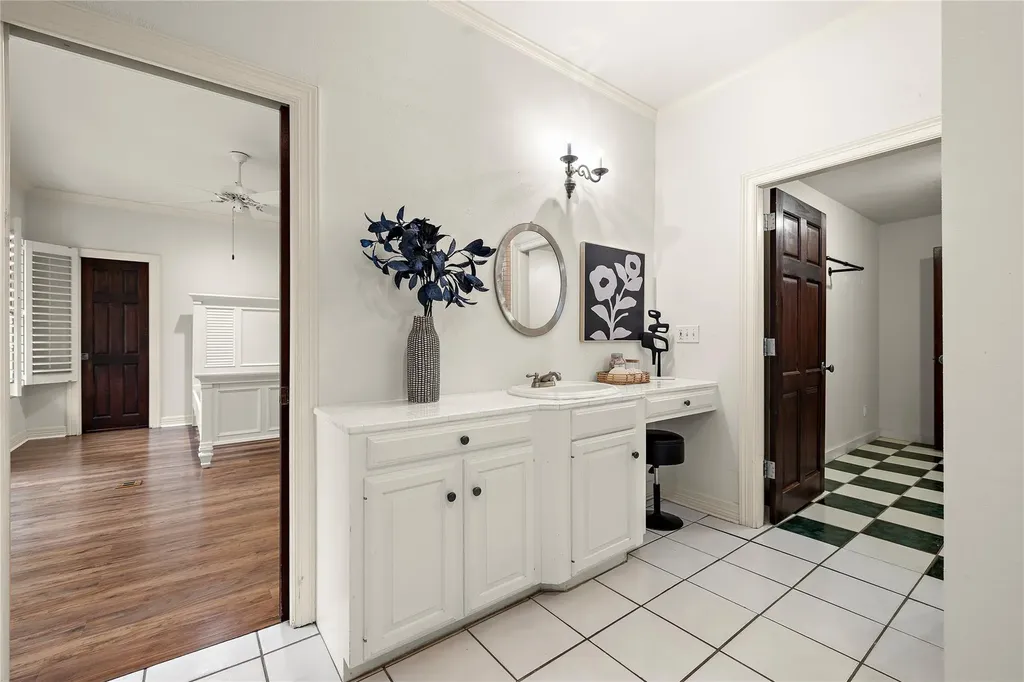 901 Lauder Drive Spicewood TX 78669
