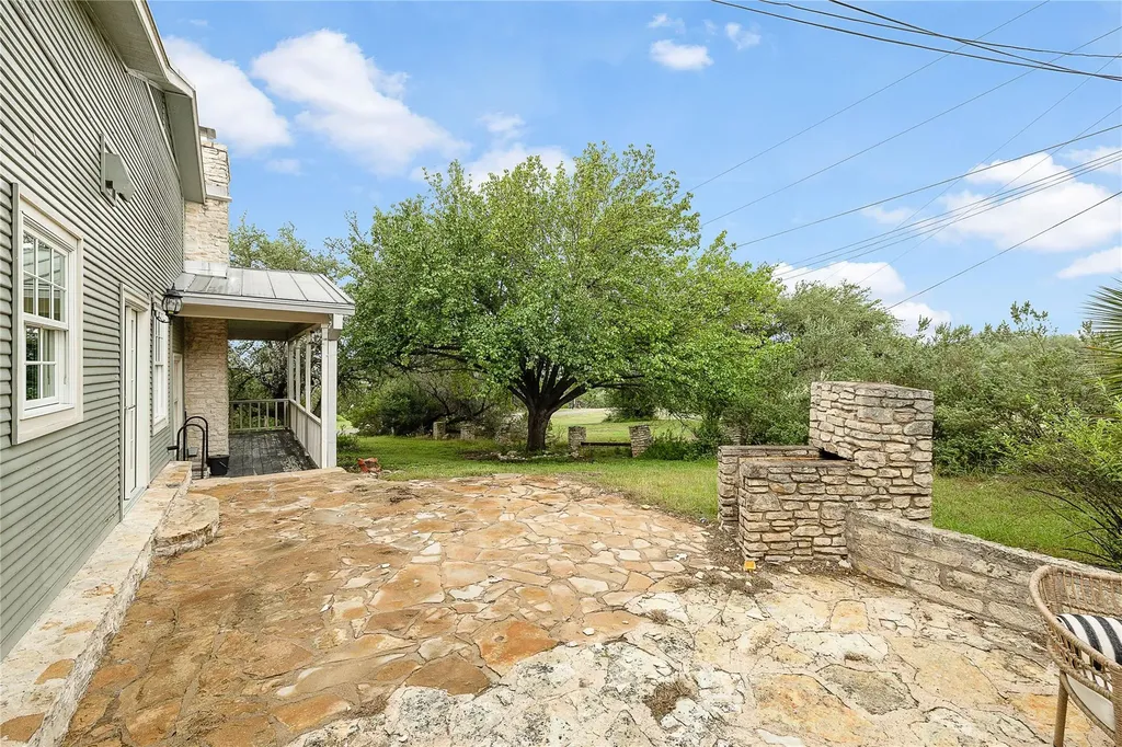 901 Lauder Drive Spicewood TX 78669