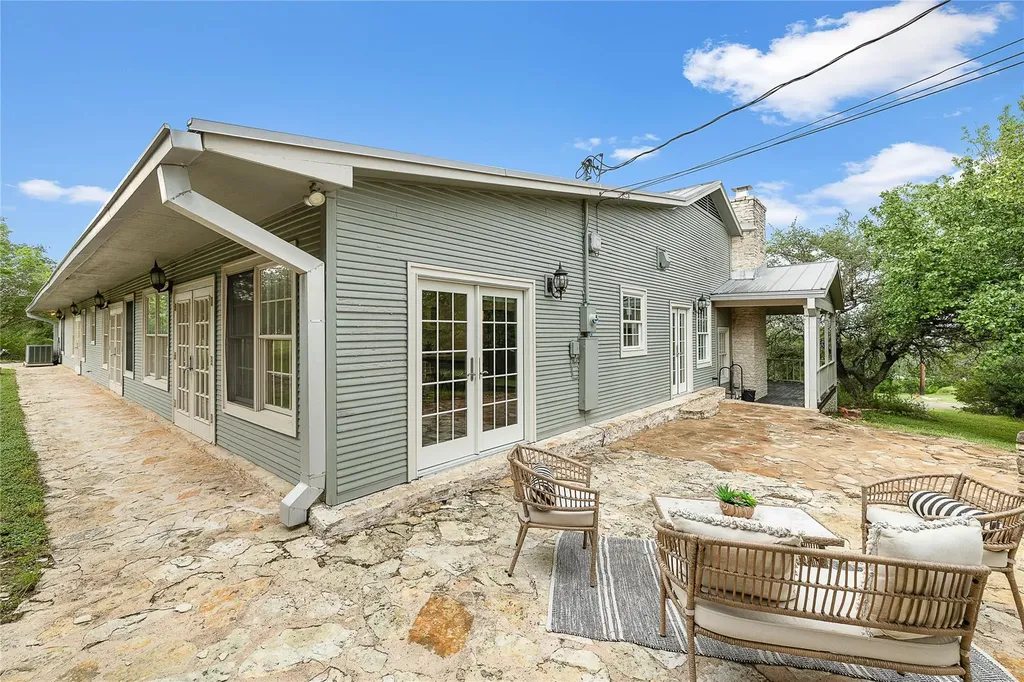 901 Lauder Drive Spicewood TX 78669