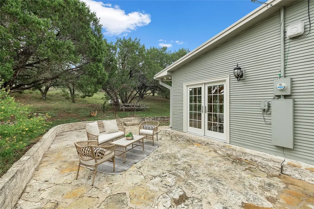 901 Lauder Drive Spicewood TX 78669