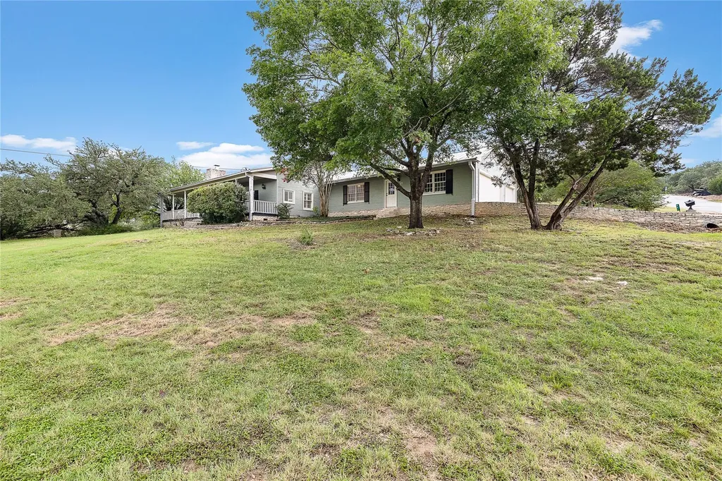 901 Lauder Drive Spicewood TX 78669