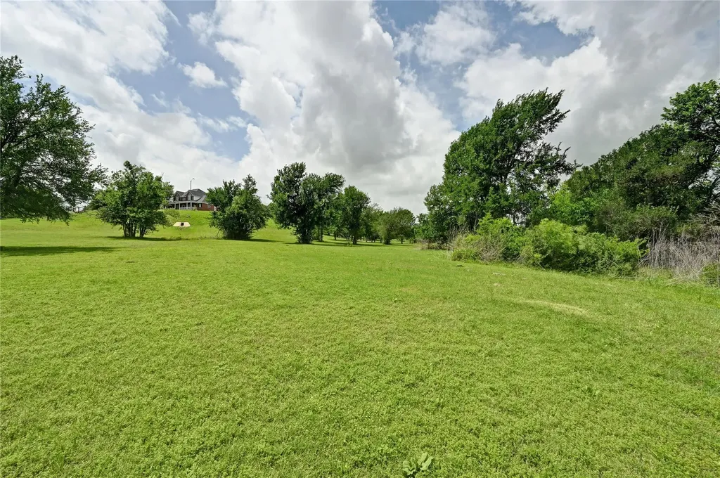 1700 Tanner Loop Taylor TX 76574