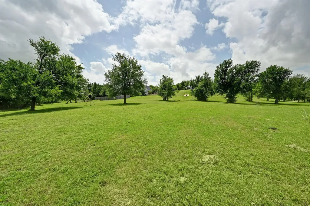 1700 Tanner Loop Taylor TX 76574