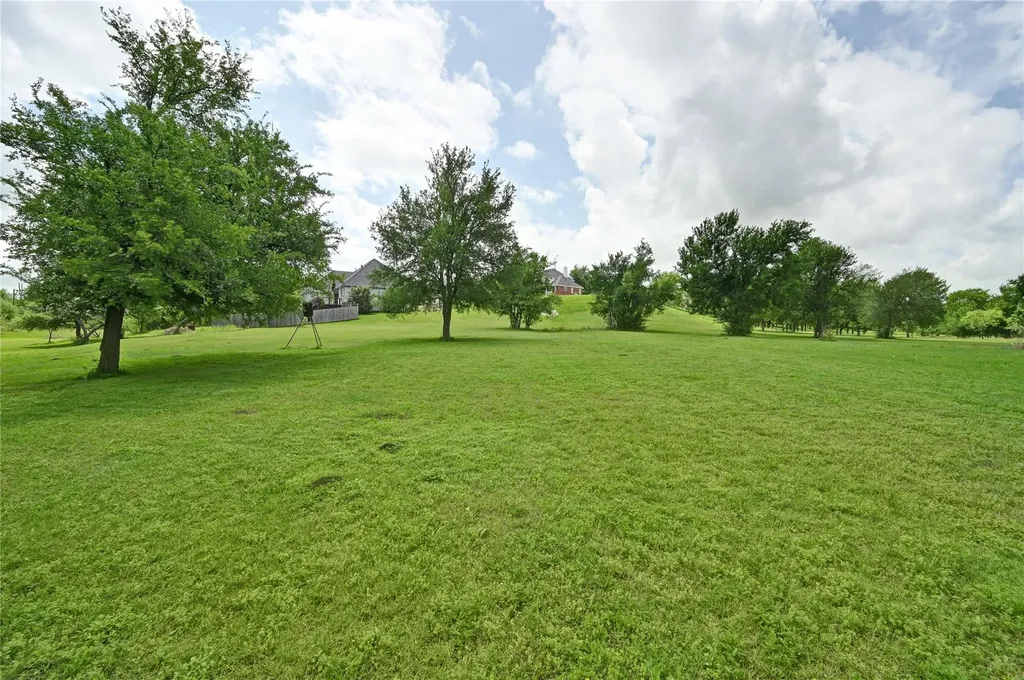 1700 Tanner Loop Taylor TX 76574