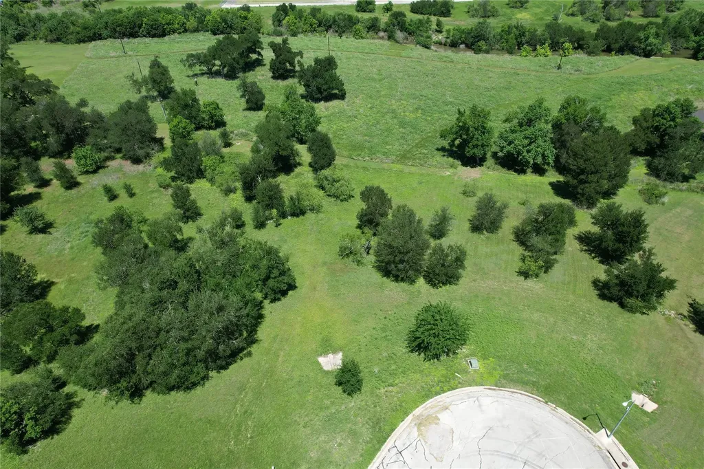 1700 Tanner Loop Taylor TX 76574