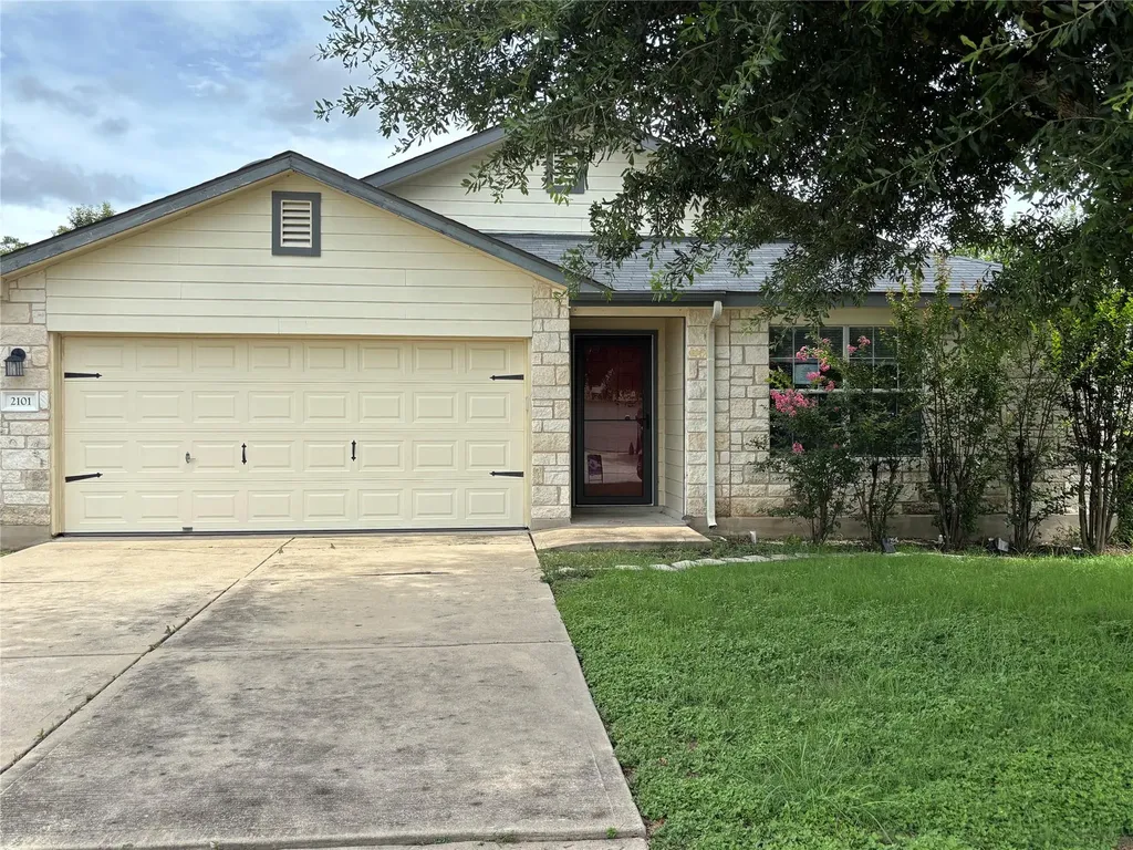 2101 Whistling Way Taylor TX 76574