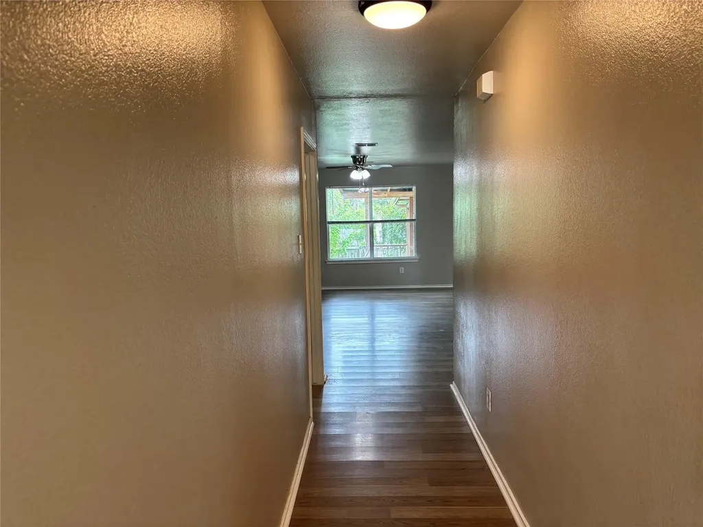 2101 Whistling Way Taylor TX 76574