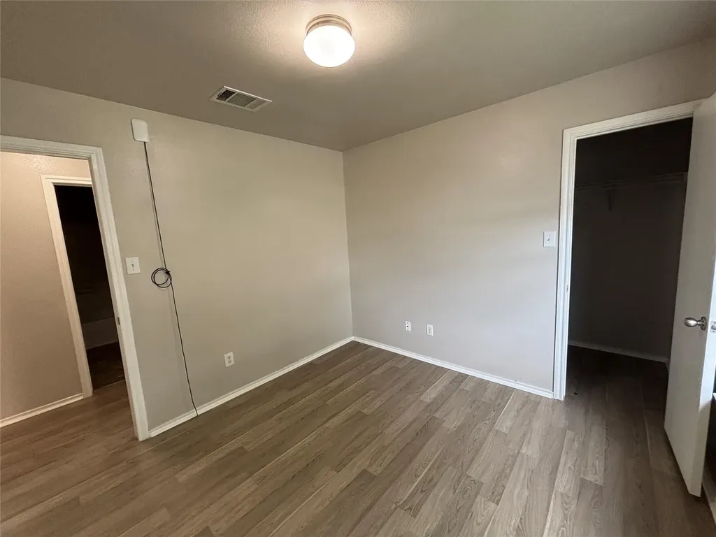 2101 Whistling Way Taylor TX 76574
