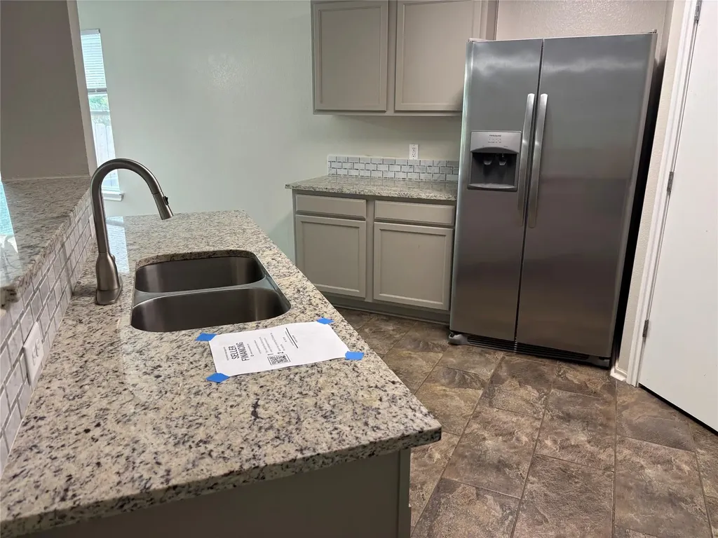 2101 Whistling Way Taylor TX 76574