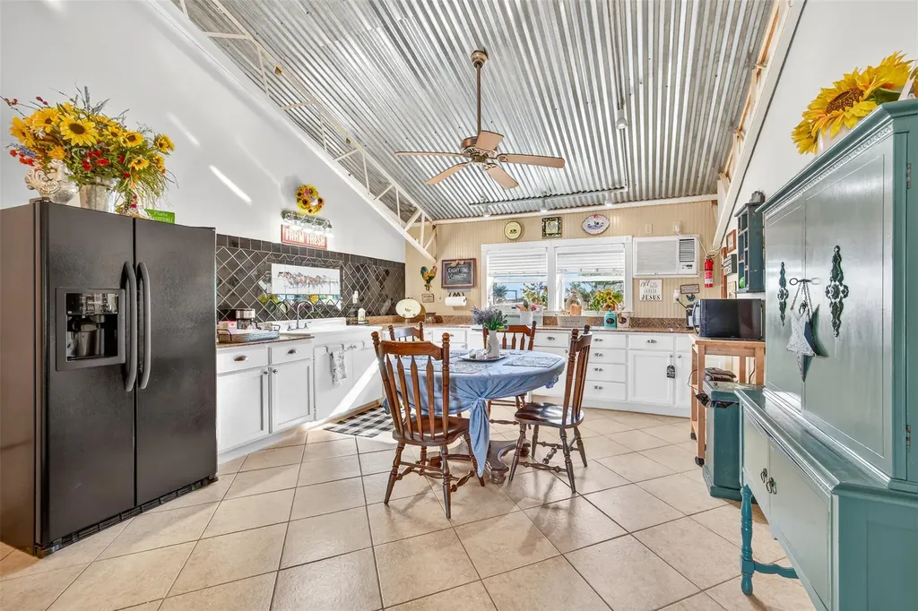 672 County Road 447 Waelder TX 78959